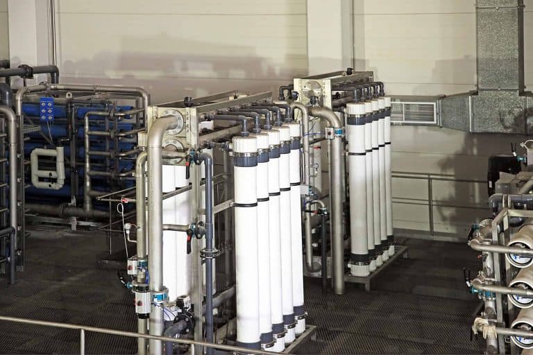 Osmosis inversa instalada en fabrica para procesar agua de alta puereza agua HPLC
